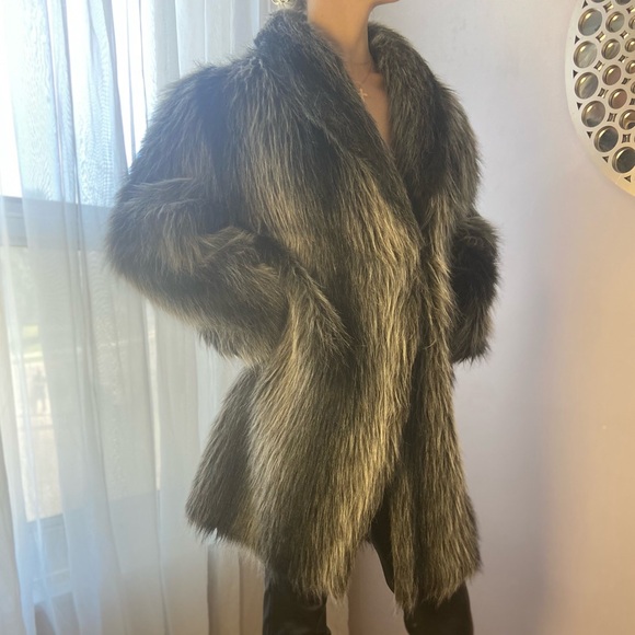 Vintage Faux Fur Coat - Picture 3 of 10